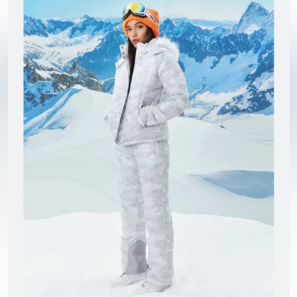 Forever 21 snow ski pants size S